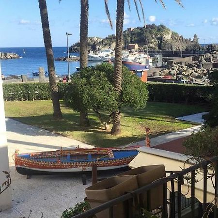 Luxury Apartment On Seafront Aci Castello Exterior foto